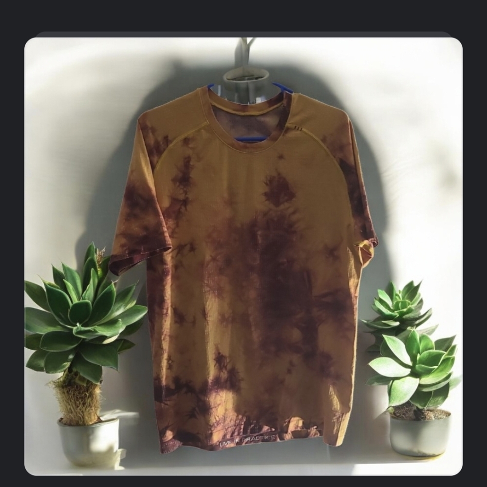 Preowner LULULEMON Brown and Yellow Short Sleeve Tee with Artistic Pattern